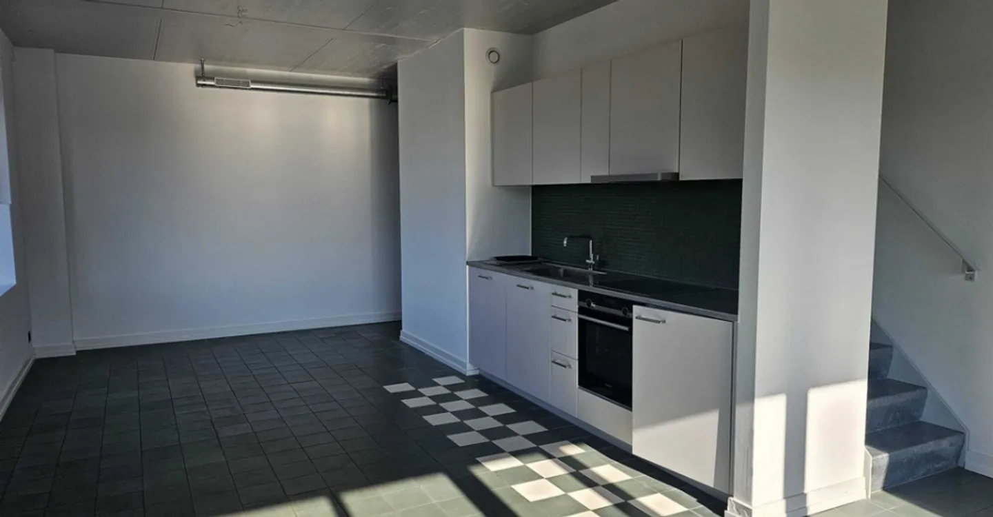 2.5-room apartment with mezzanine - Lausanne - Photo 2 of 4