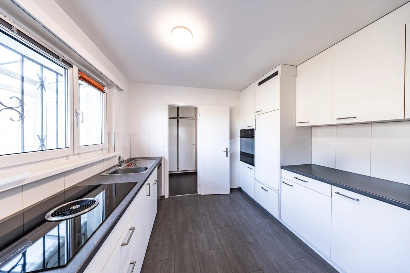 Detached 5.5-room single-family house in an ideal location - Photo 5 of 12