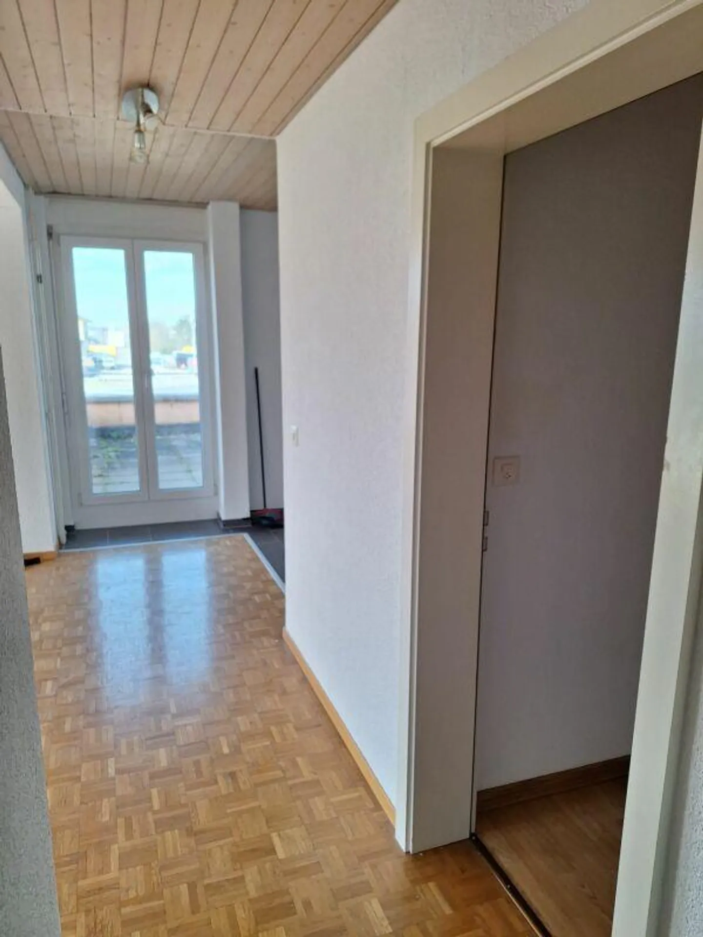 Bright spacious 3.5 room apartment - Photo 7 of 9