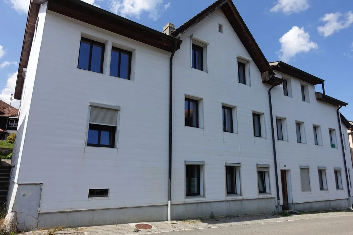 Wohngebäude mit 12 Zimmern - Foto 1 von 16