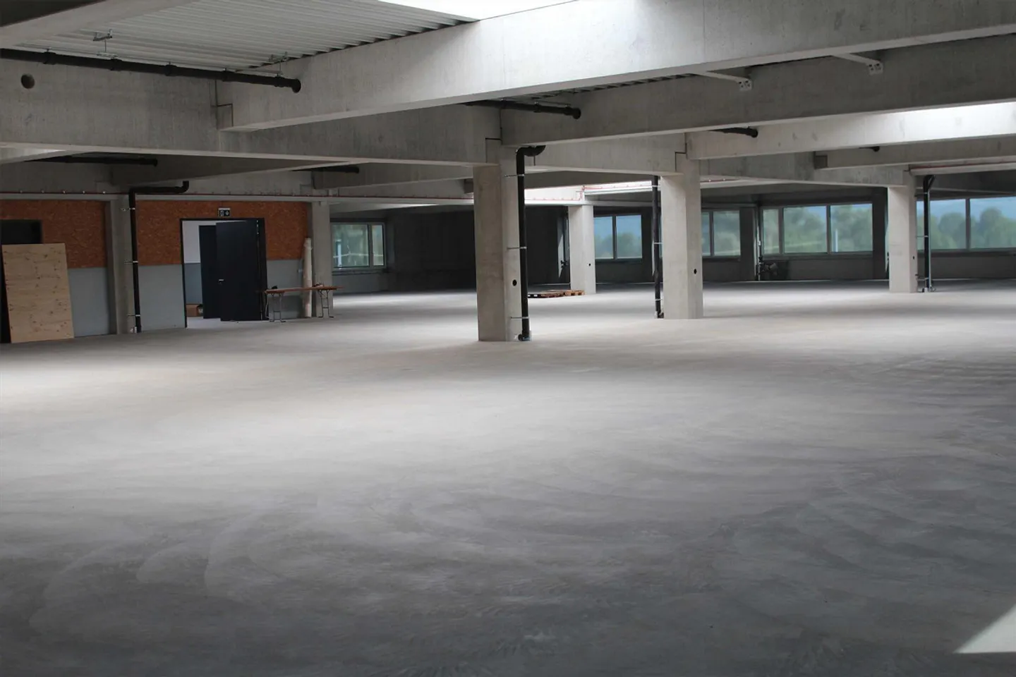 Spazi di produzione e commerciali moderni in una posizione comoda - - Foto 2 di 9