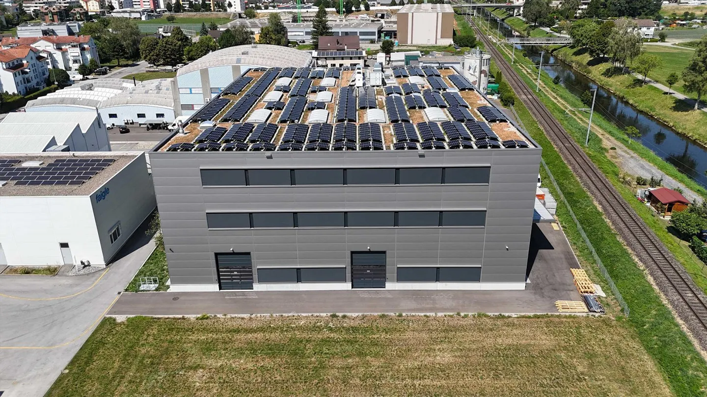 Spazi di produzione e commerciali moderni in una posizione comoda - - Foto 8 di 9