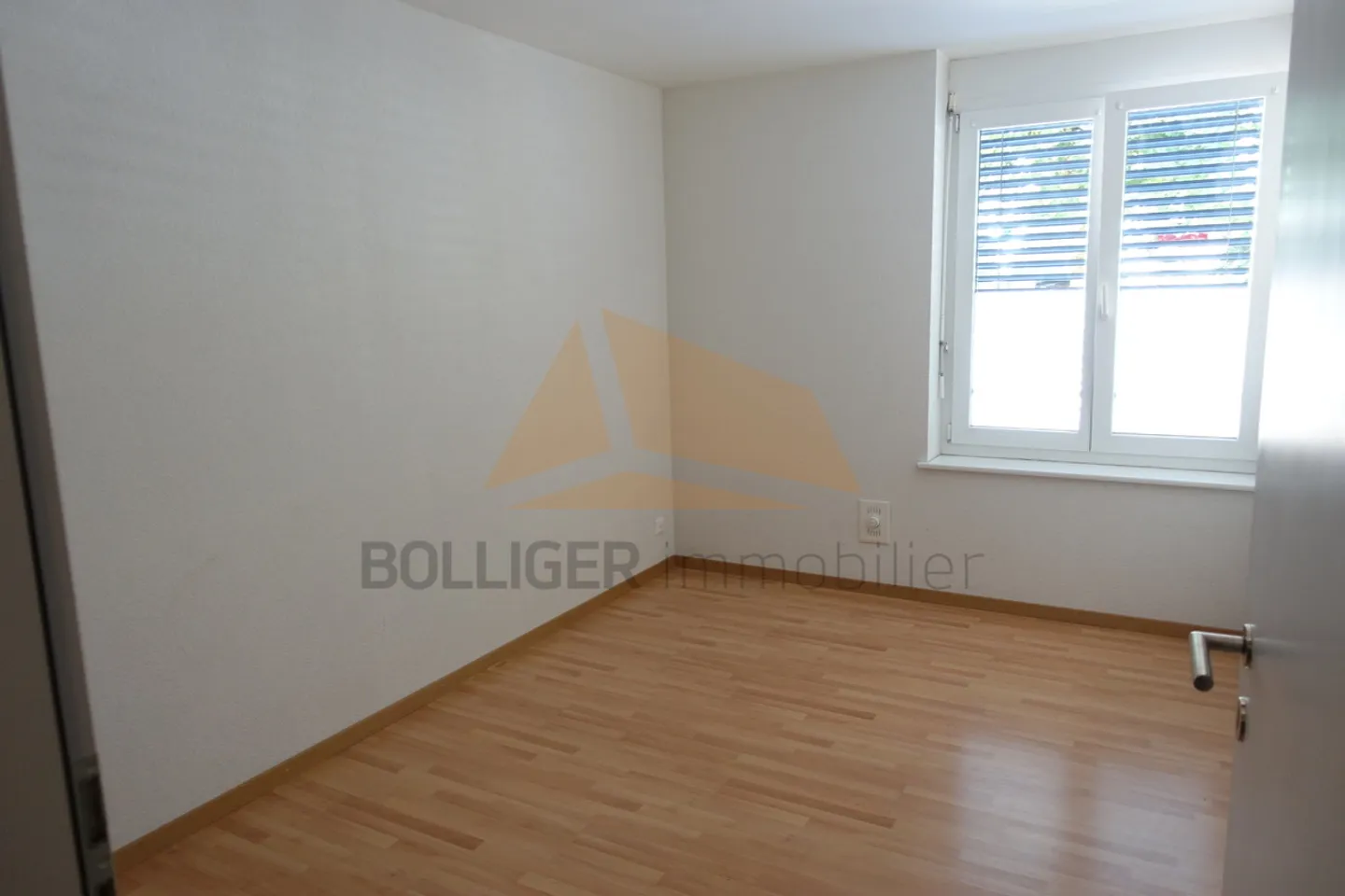 Modern Apartment Near City Center - Photo 7 of 12