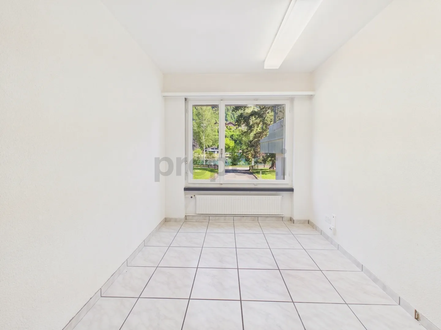 Maison individuelle spacieuse de 6,5 pièces avec jardin dans un emplacement unique au bord de l'Aare à Interlaken - Photo 11 sur 13