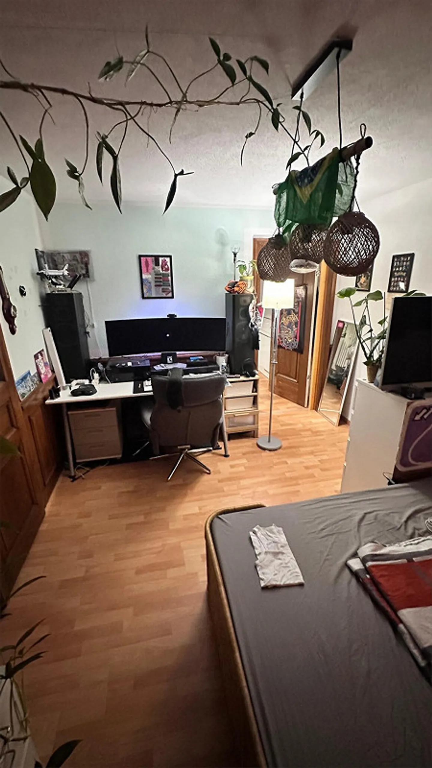 Appartement 2,5 pièces avec grande terrasse - Photo 3 sur 8