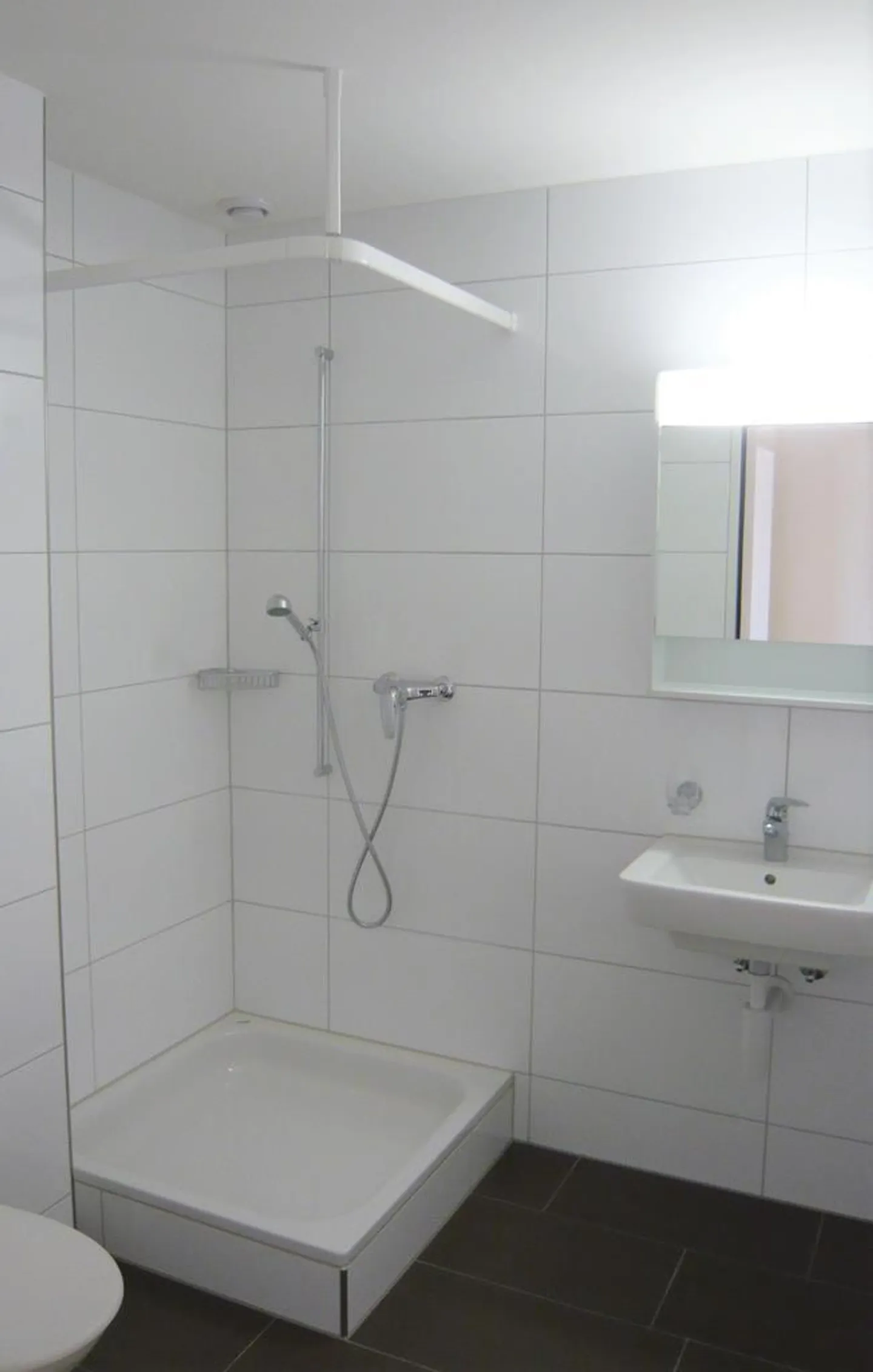 Viewing: Monday, November 10, 2025 from 4:00 PM to 4:30 PM - Photo 5 of 5