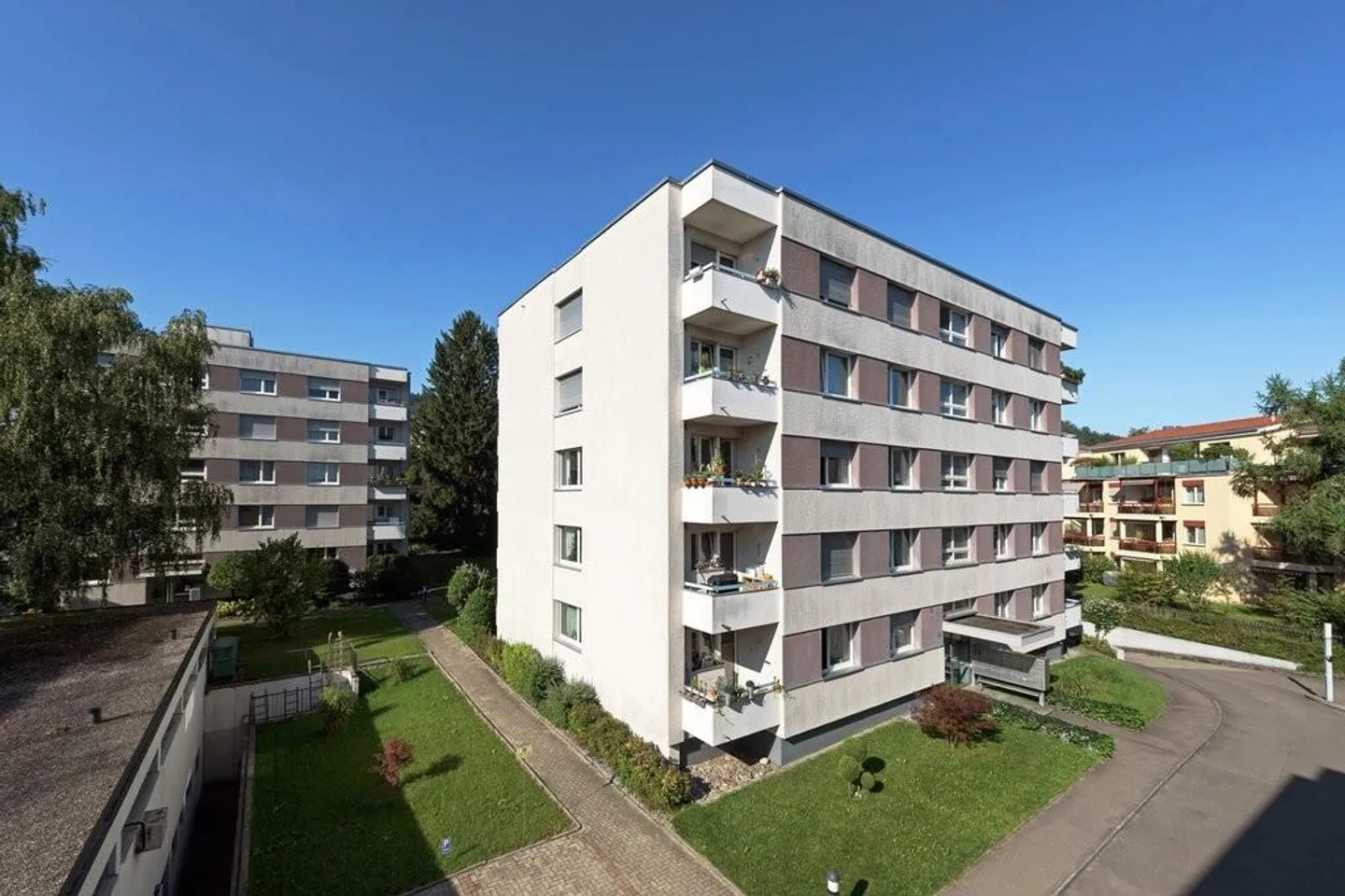 Parking space for rent in Zurich Albisrieden - Photo 1 of 3