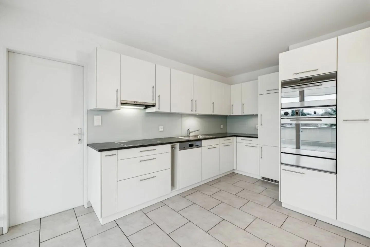 Appartement penthouse exclusif et spacieux de 5 1/2 pièces avec une terrasse de 145 m2 - Photo 6 sur 10