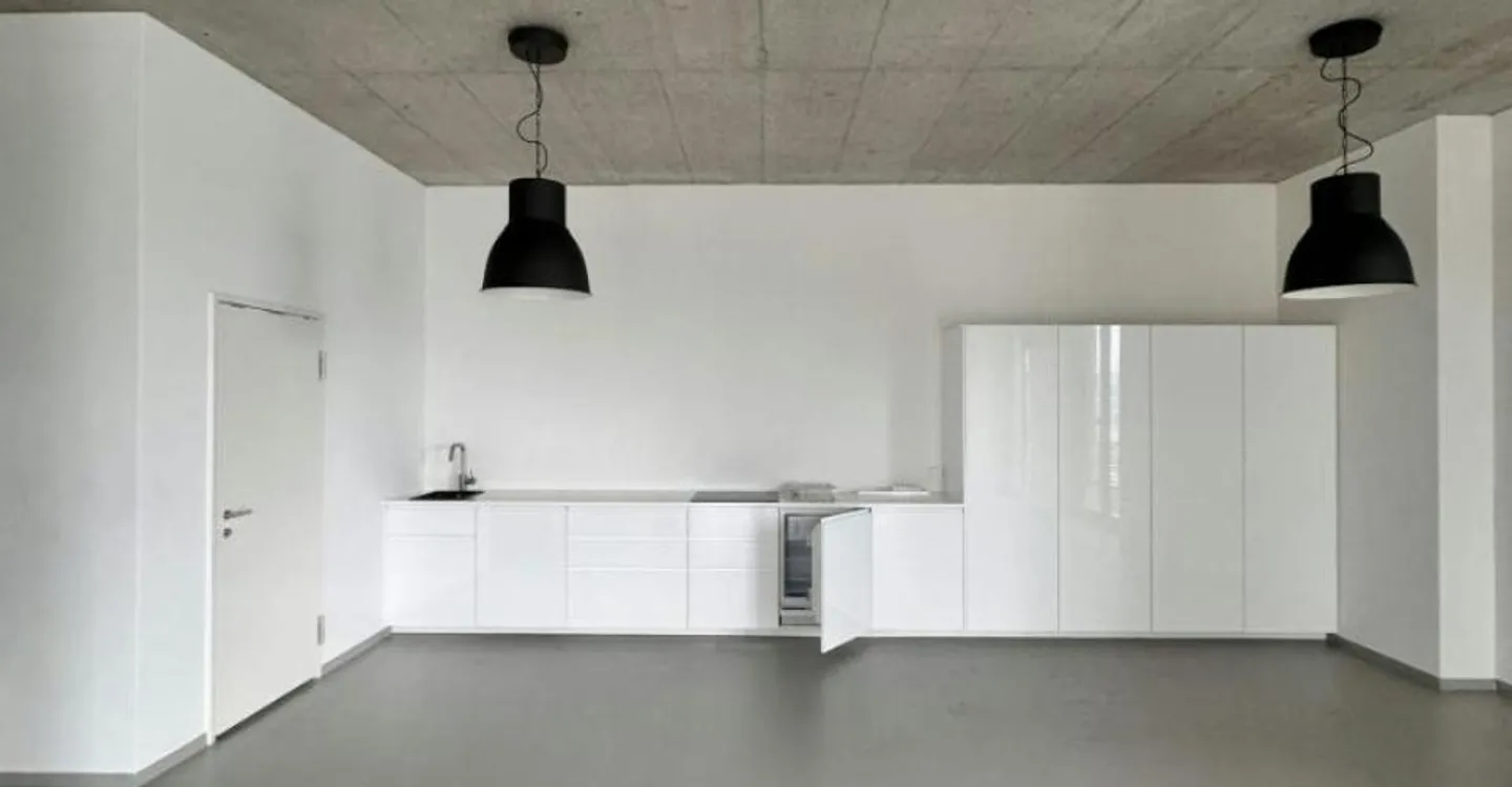 Espaces de bureau et d'atelier inspirants avec vue sur le lac dans une propriété représentative - Photo 6 sur 10