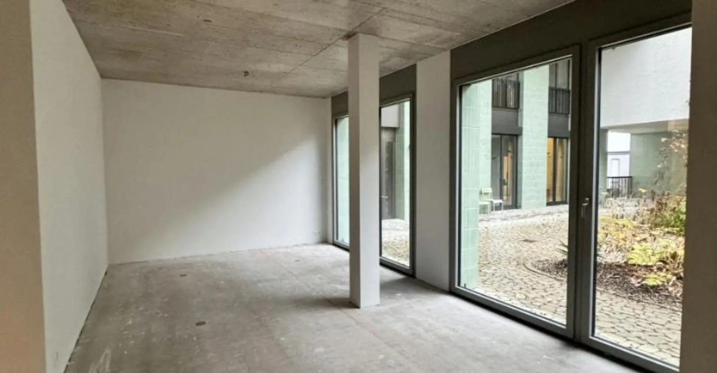 Espaces de bureau et d'atelier inspirants avec vue sur le lac dans une propriété représentative - Photo 10 sur 10