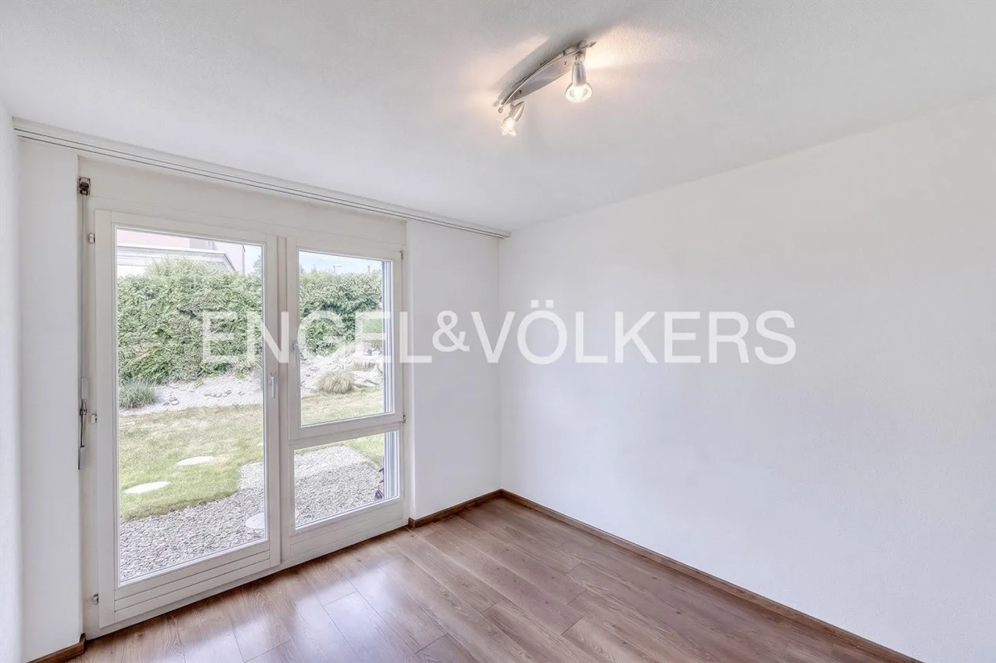 Sunny terrace single-family house with magnificent views - Photo 6 of 10