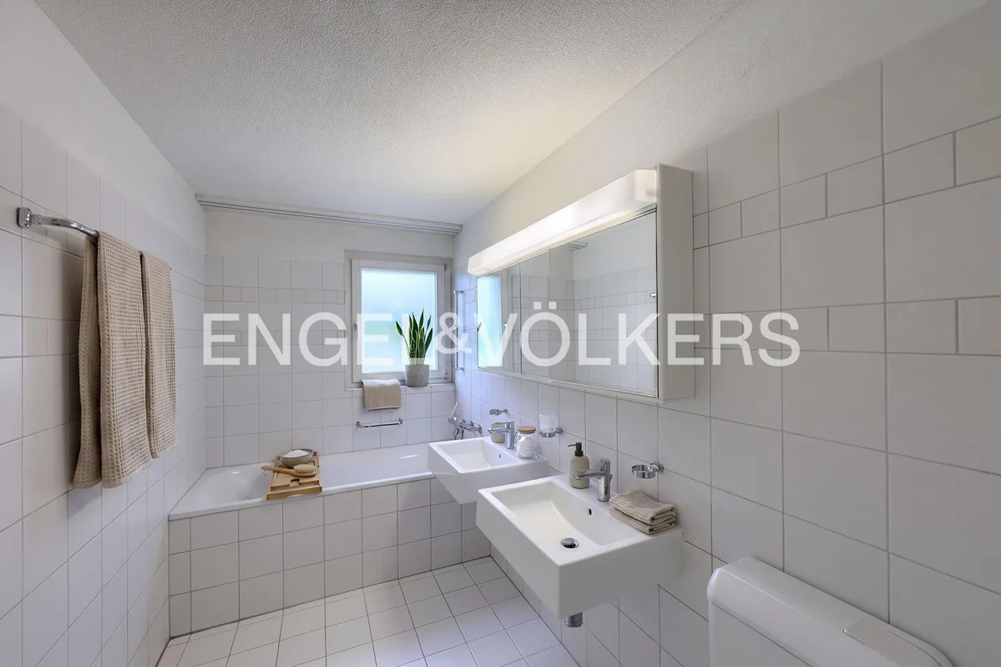 Sunny terrace single-family house with magnificent views - Photo 7 of 10