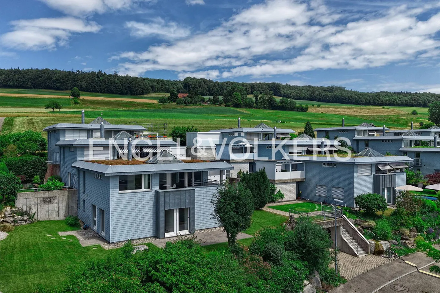 Sunny terrace single-family house with magnificent views - Photo 9 of 10