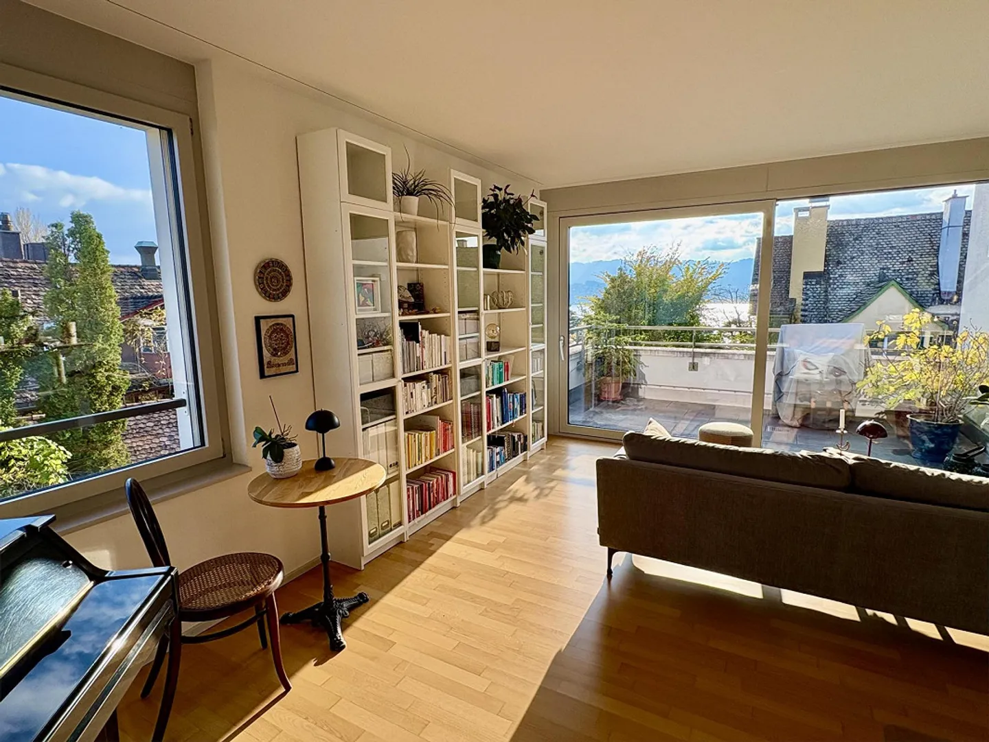 Chambre meublée avec salle de bain privée et baignoire | Vue sur le lac | Seefeld - Photo 7 sur 14