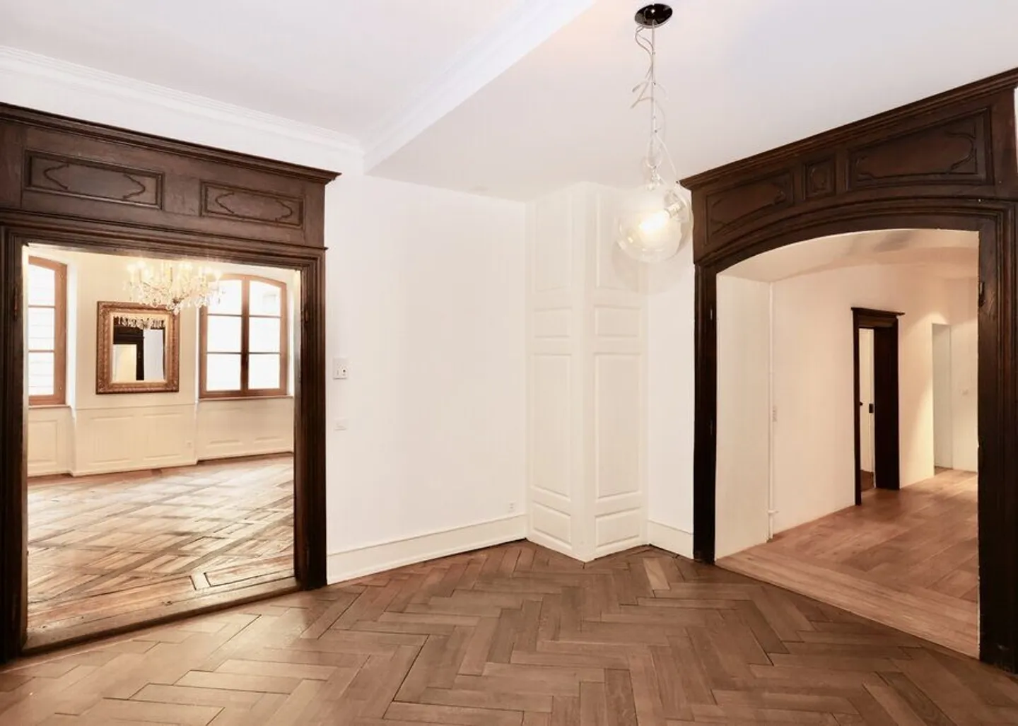 Appartamento elegante di 7 stanze - Foto 2 di 13