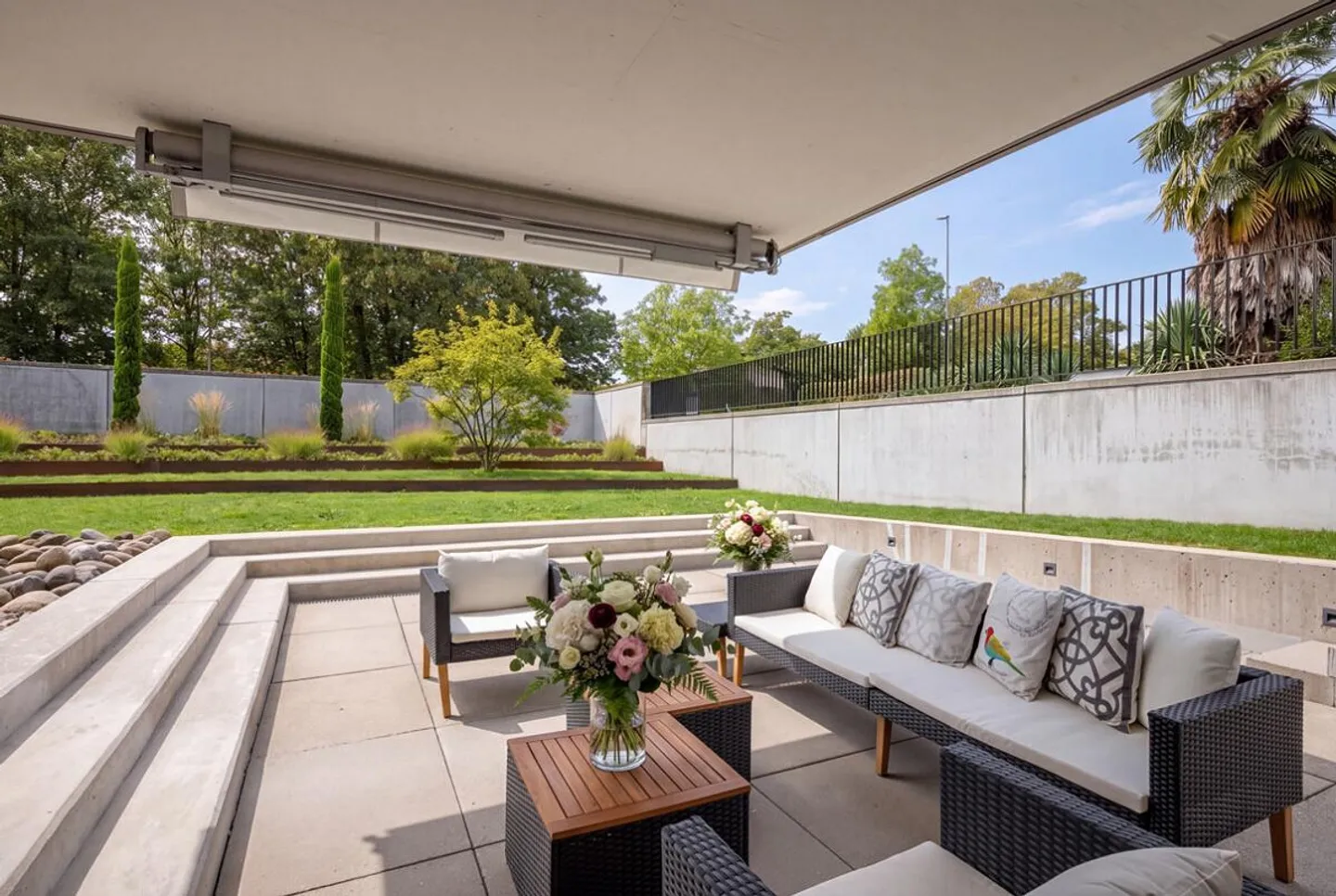 Küsnacht: modern garden apartment with spacious outdoor area - Photo 2 of 6