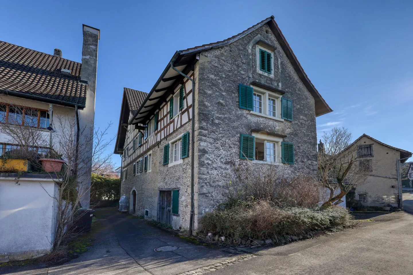 Maison résidentielle historique avec possibilités de développement - Photo 1 sur 8