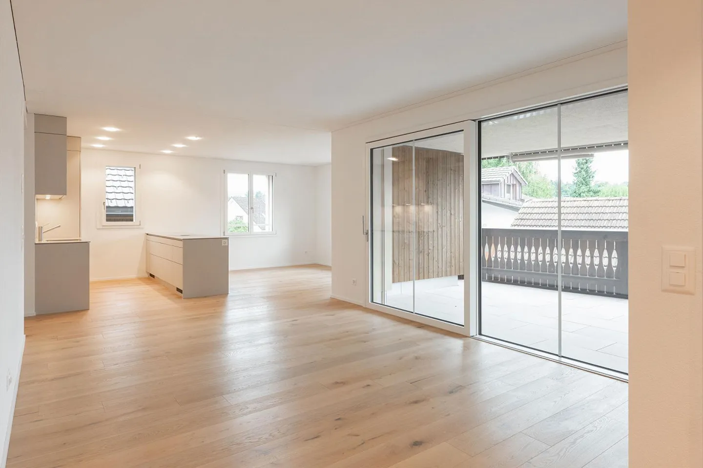 Spacious 5.5 Room Apartment with Charm - Photo 1 of 12