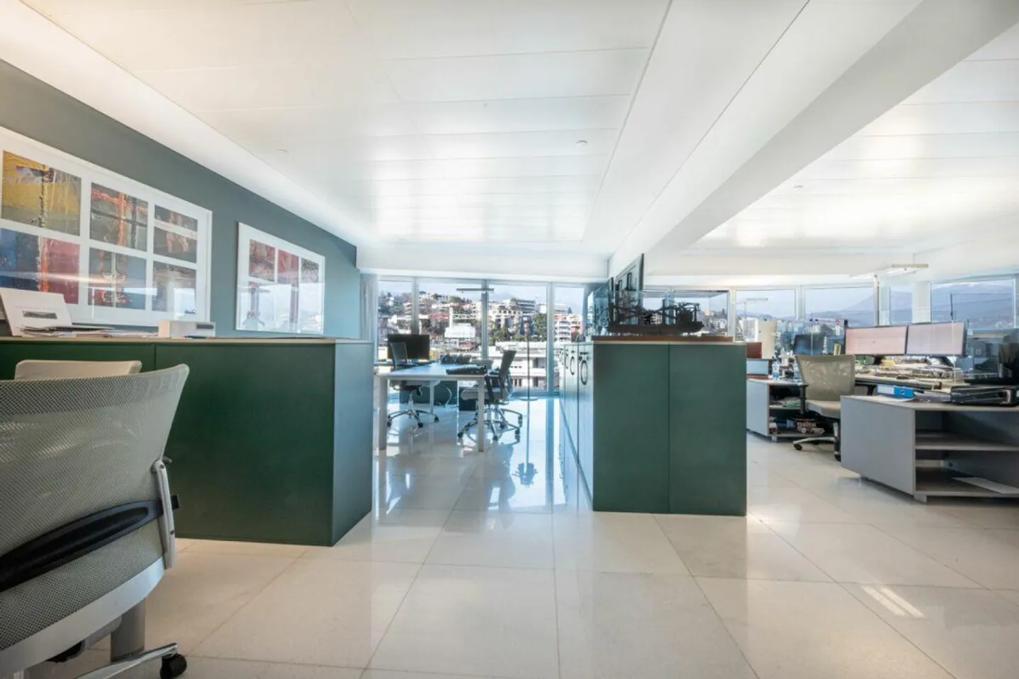 Prestigious Office with Lake View - Photo 12 of 15