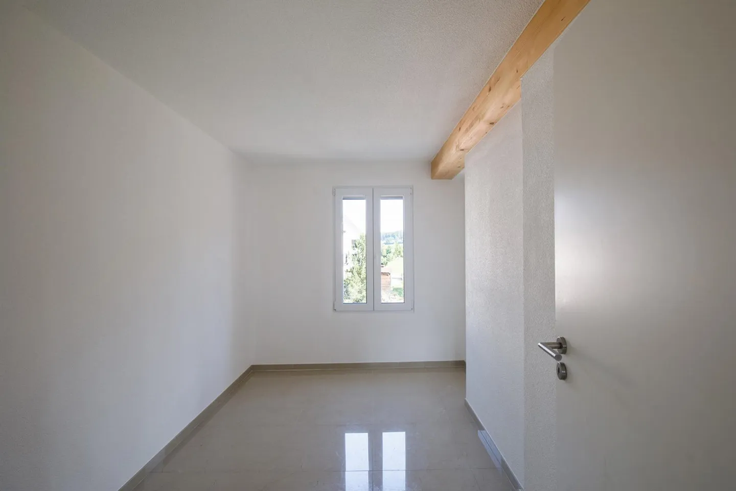 Appartamento moderno e luminoso di 4,5 stanze - Foto 4 di 8