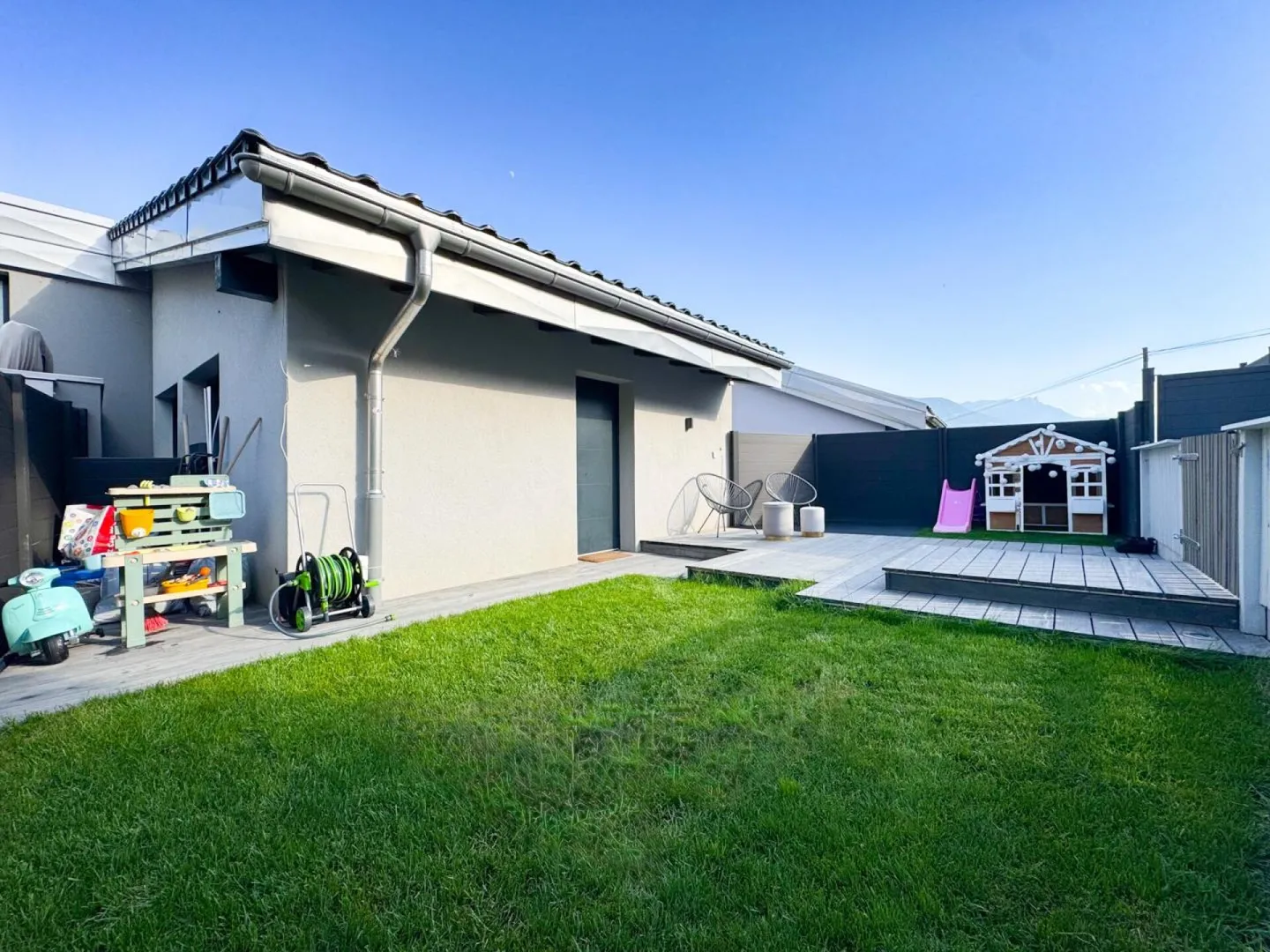 Angrenzende 4-Zimmer-Villa in St-Séverin - Foto 2 von 21