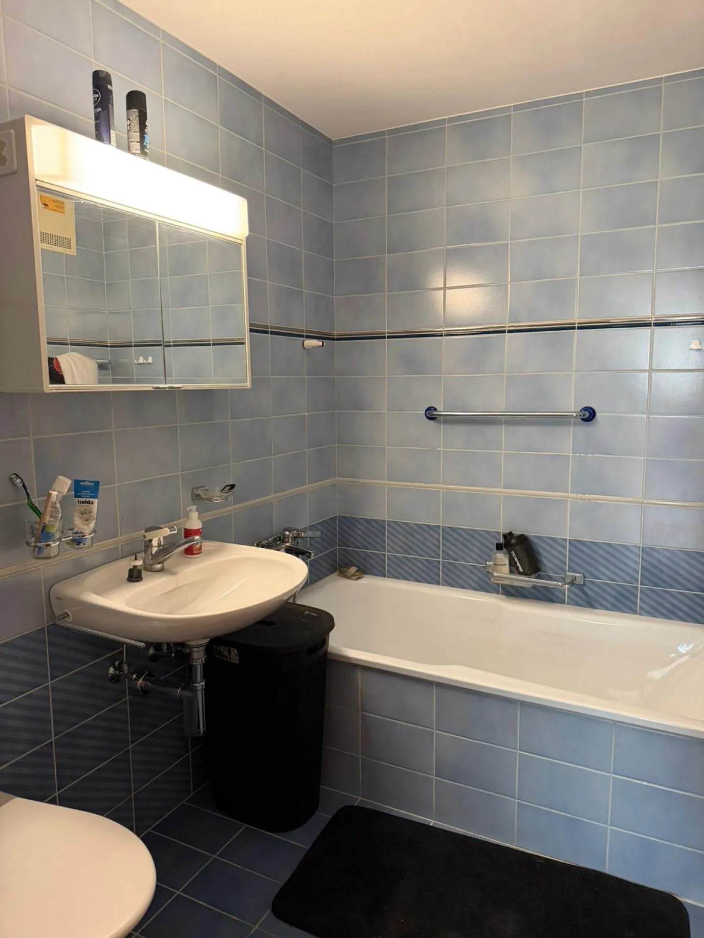 Spacious 2.5-room apartment with single garage and plenty of storage space - Photo 6 of 9