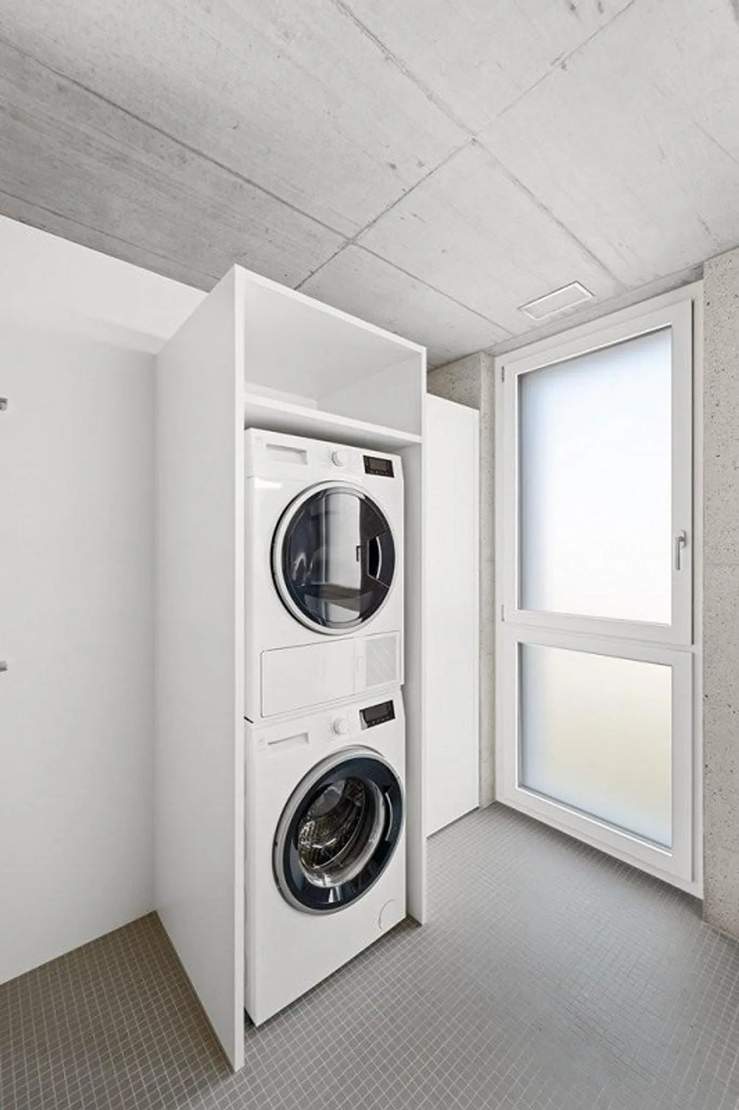 Top modern living - 3.5 room apartment in the center - Photo 10 of 12