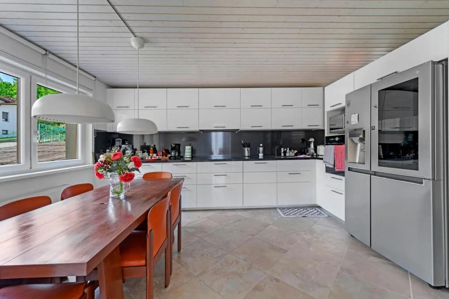 Spacious house with terrace, garden, parking spaces and an open view of the landscape - Foto 10 di 14
