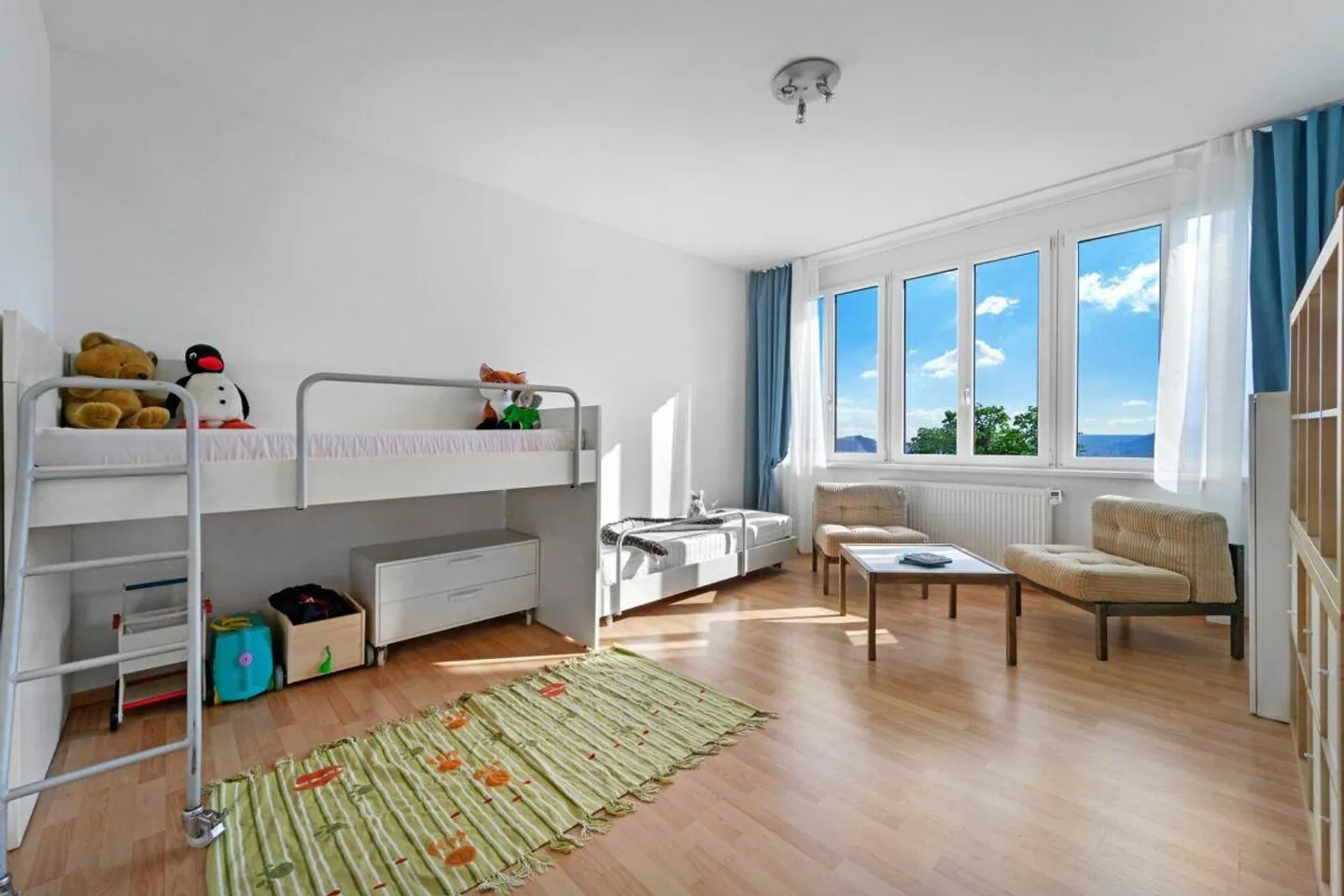Spacious house with terrace, garden, parking spaces and an open view of the landscape - Foto 11 di 14