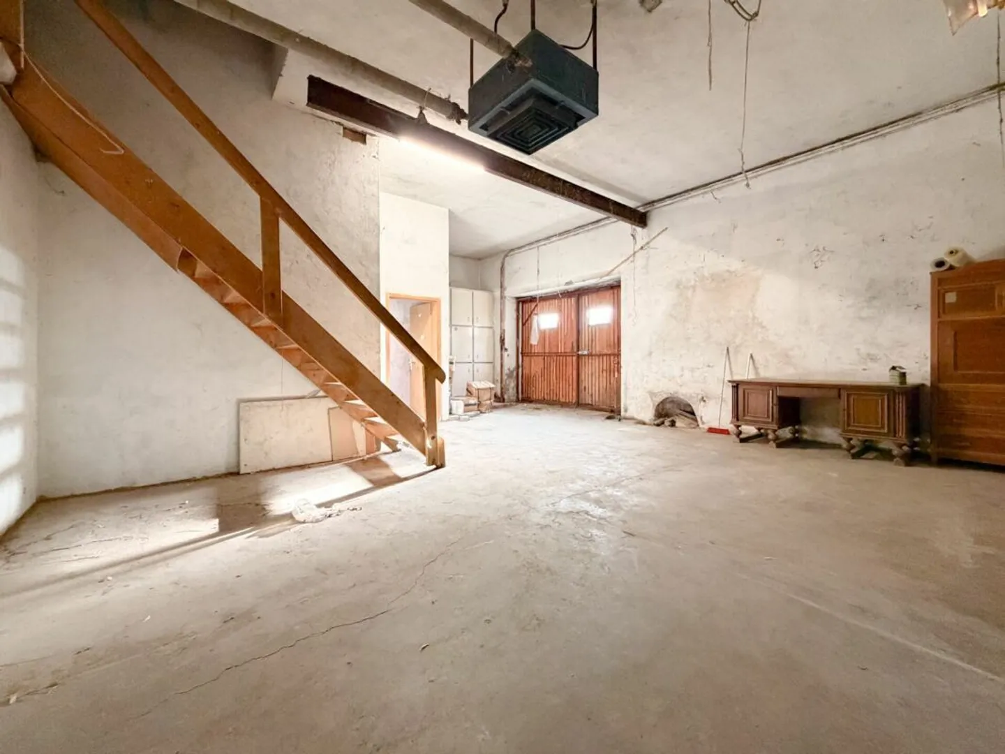 House with the possibility of transforming into multi-apartments in Charrat - Photo 6 of 20