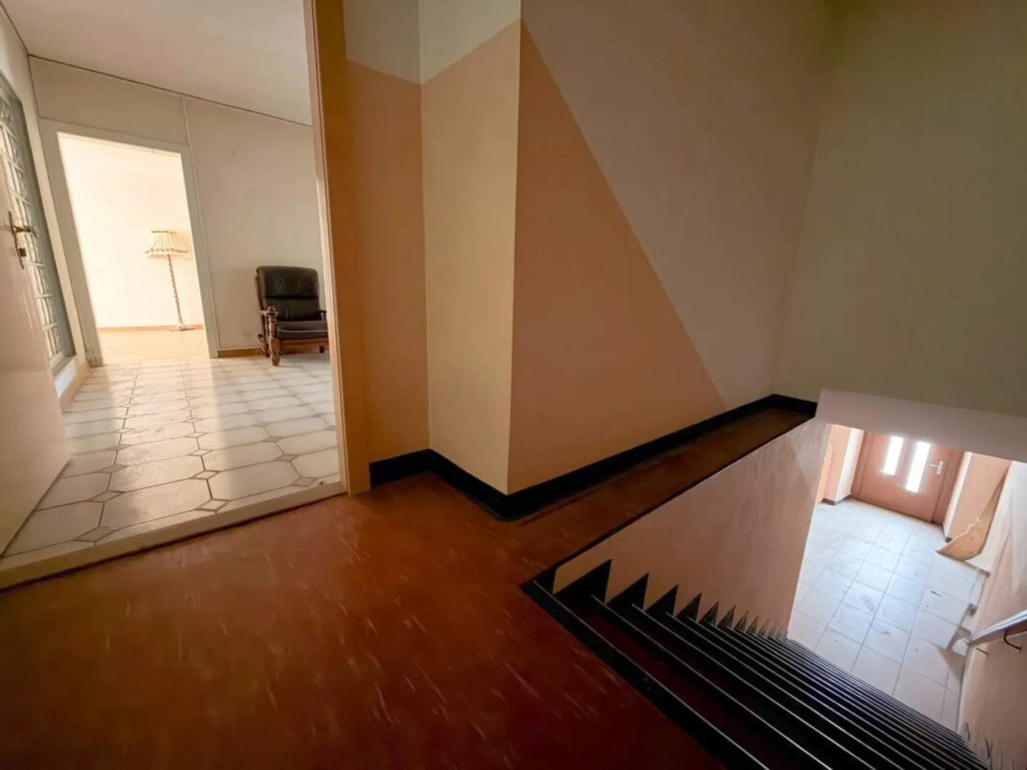 House with the possibility of transforming into multi-apartments in Charrat - Photo 7 of 20