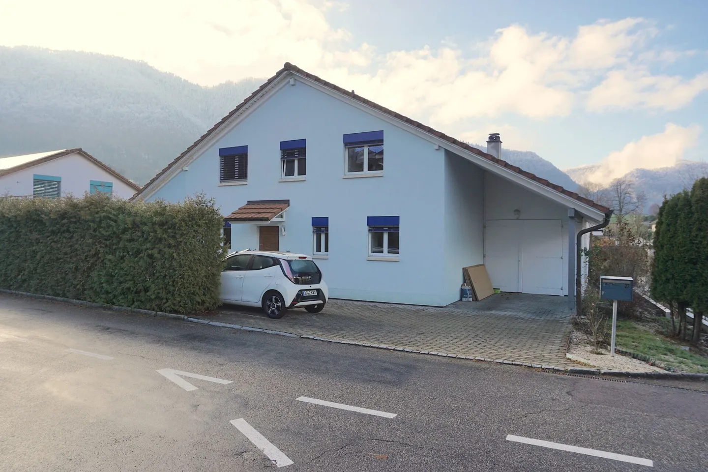 ARI-251 - Very beautiful bright house with 6 rooms ideally located for 240 m2 of living space - Photo 1 of 16