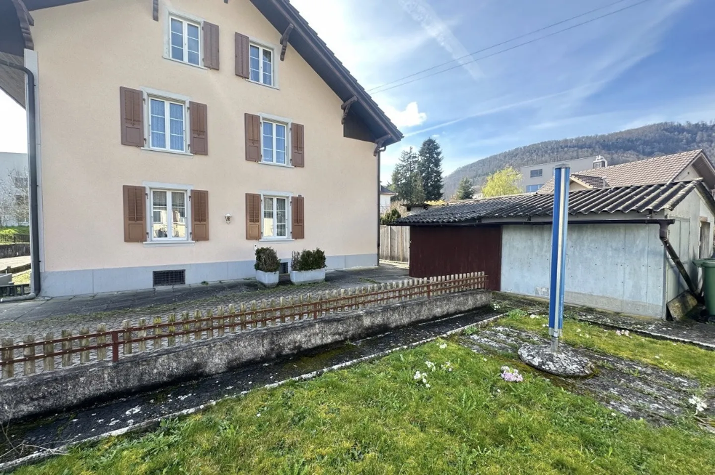 Top Renovierte 3.5 Zimmer Wohnung im EG - Foto 2 von 5