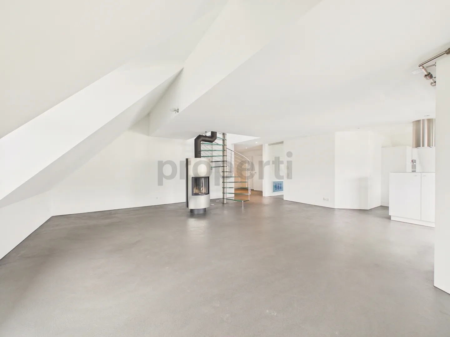 Moderne Maisonette mit Balkon - Foto 1 von 13