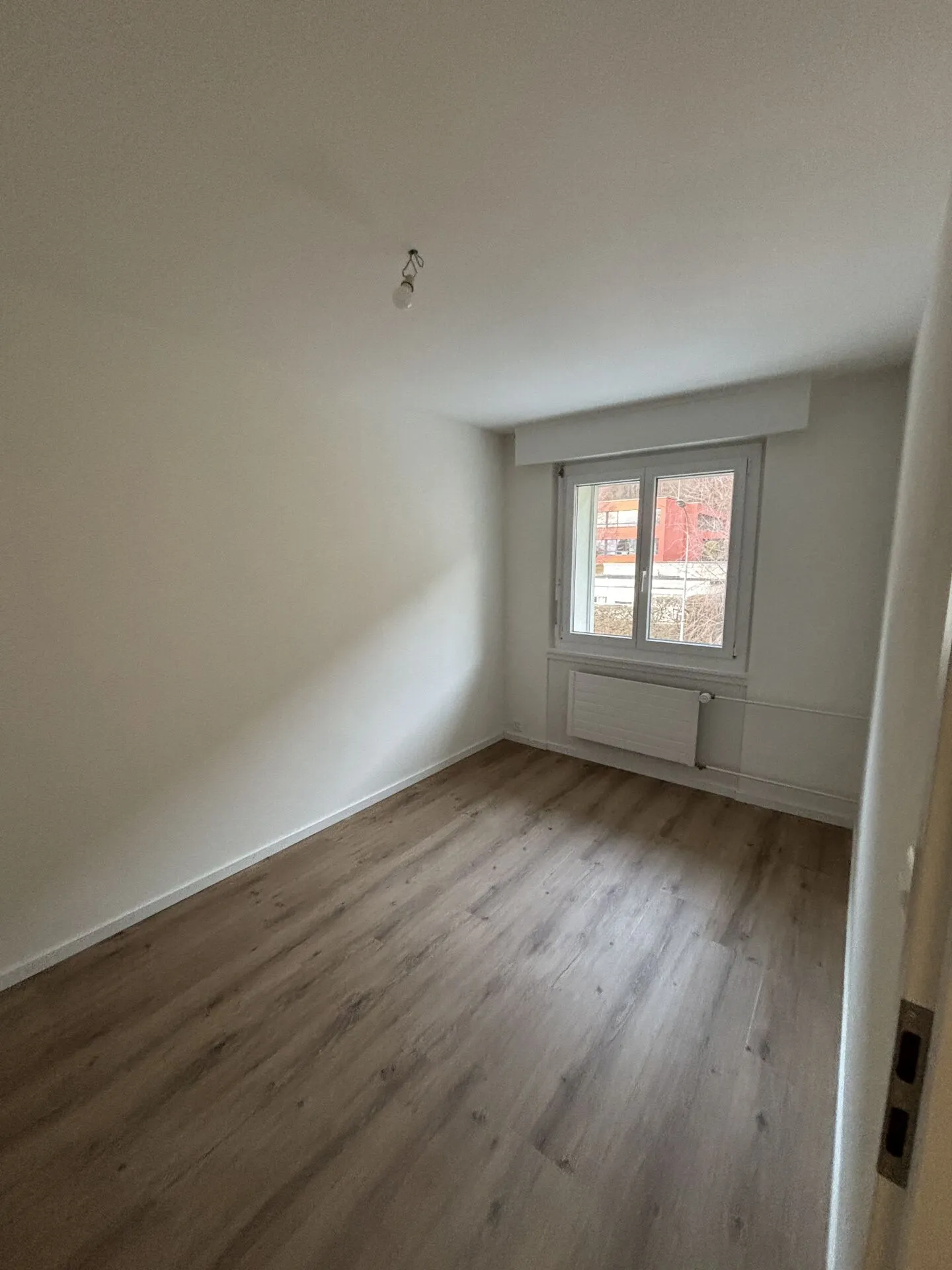 4 room apartment completely renovated - Photo 6 of 11