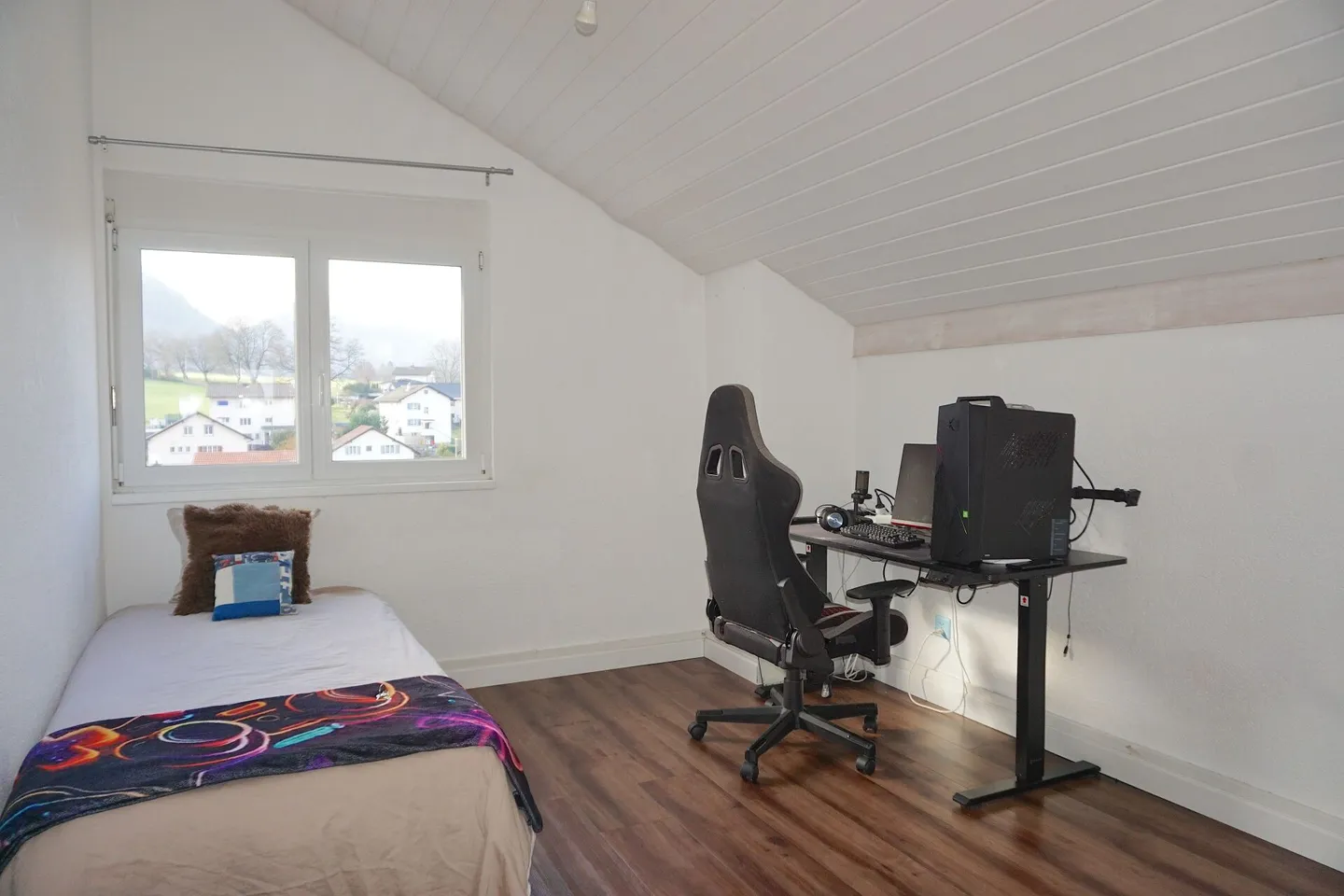 ARI-251 - Very beautiful bright house with 6 rooms ideally located for 240 m2 of living space - Photo 10 of 16