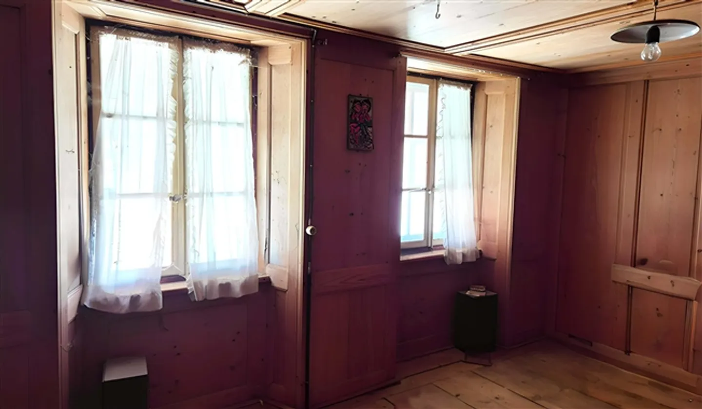 Outstanding large farmhouse to renovate near Bulle (FR) - Photo 5 of 16