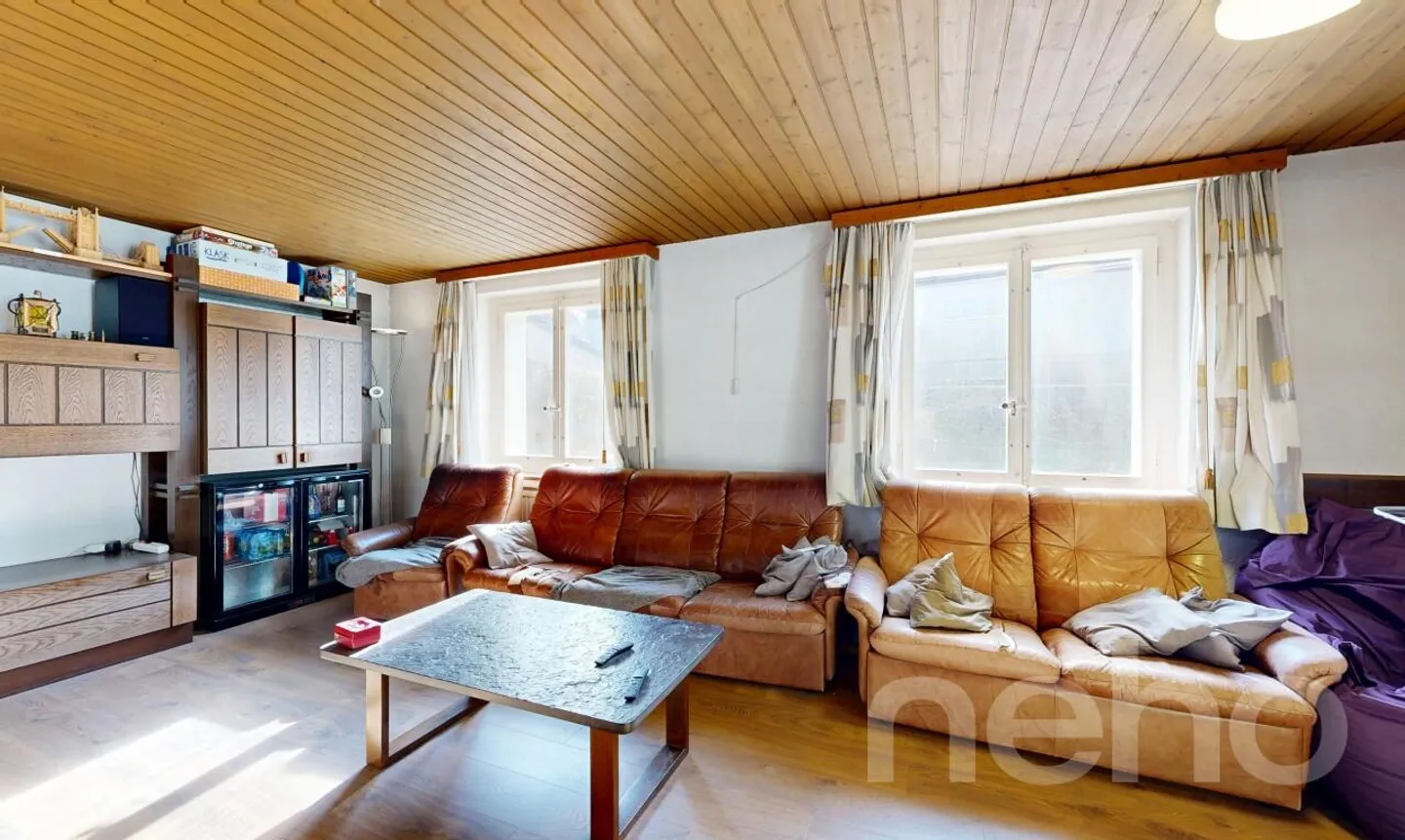 Familienfreundliches Haus mit grossem Garten und Umbaupotential - Foto 5 di 11