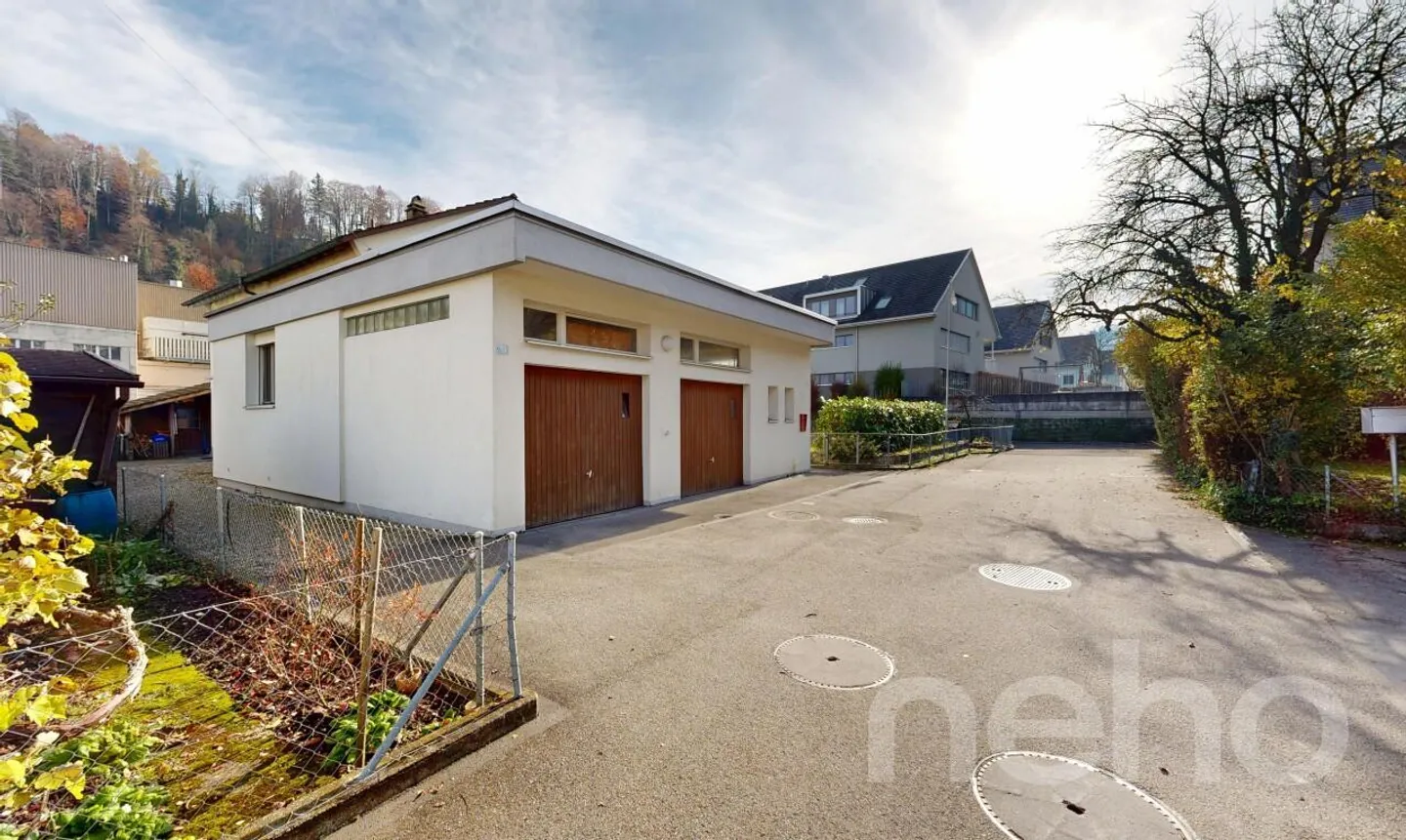 Familienfreundliches Haus mit grossem Garten und Umbaupotential - Foto 3 di 11