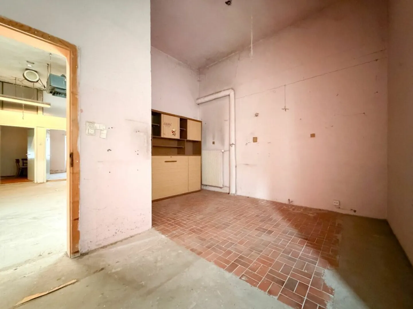 House with the possibility of transforming into multi-apartments in Charrat - Photo 14 of 20