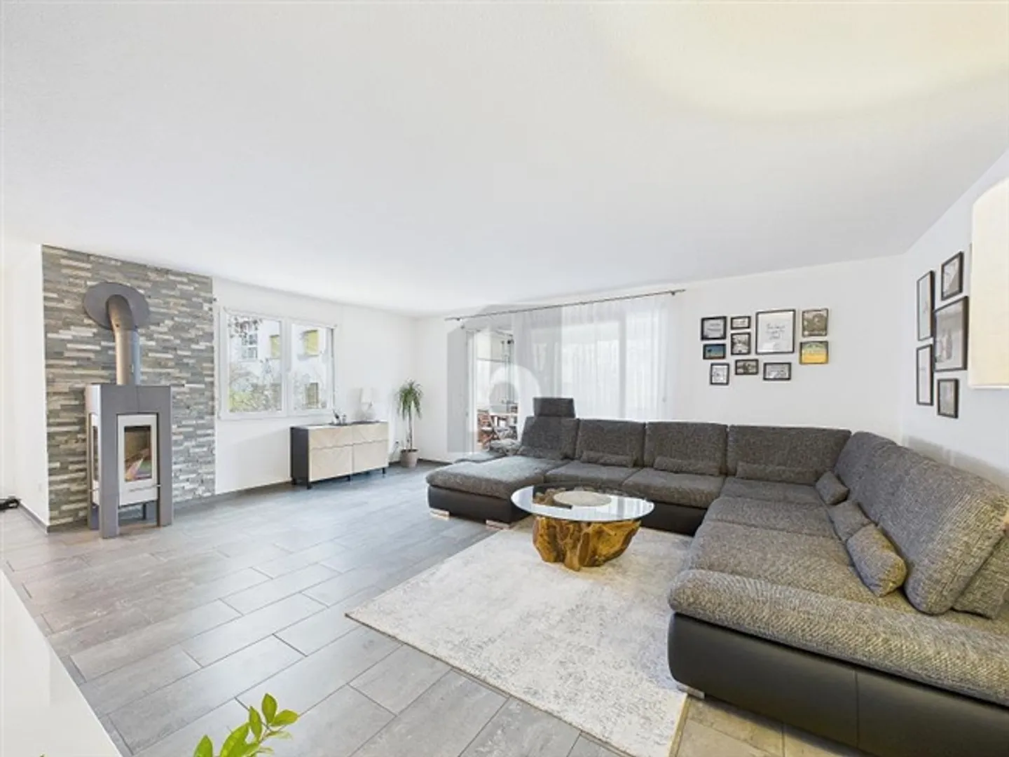 Geräumige Familienwohnung mit Balkon - Foto 2 von 6