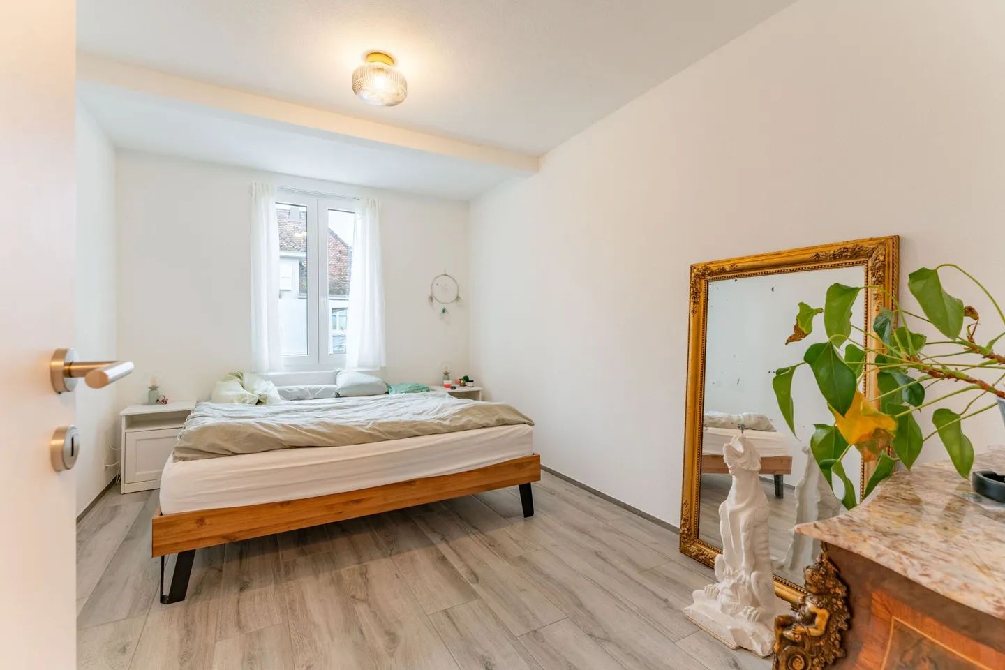 EG-Wohnung mit 14 m² Balkon und 90 m² Garten - Photo 5 of 9