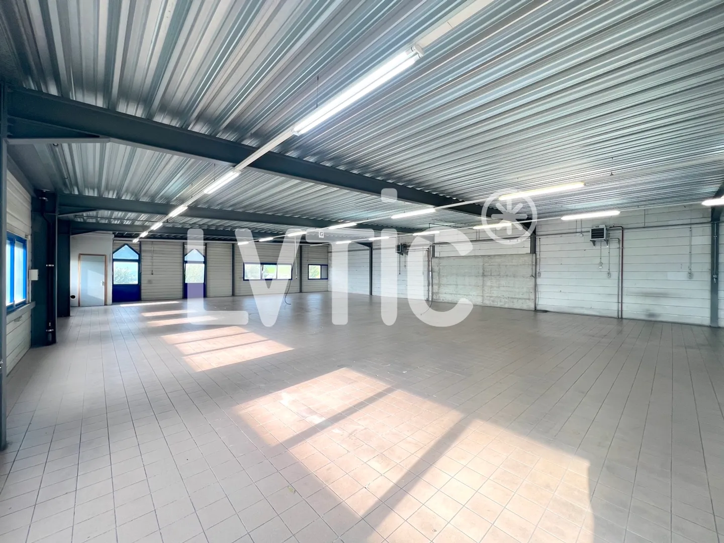 Industriehalle, 795 m2 Bürofläche zur Miete in Yverdon - Treycovagnes - Foto 2 von 11