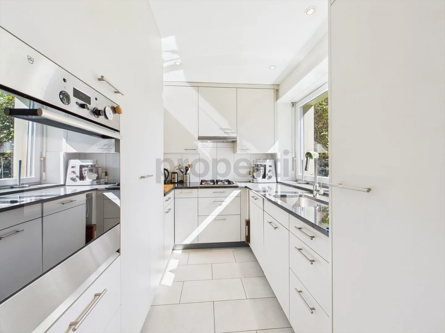 Bright 3.5-Room Apartment in Basel - Photo 4 of 10