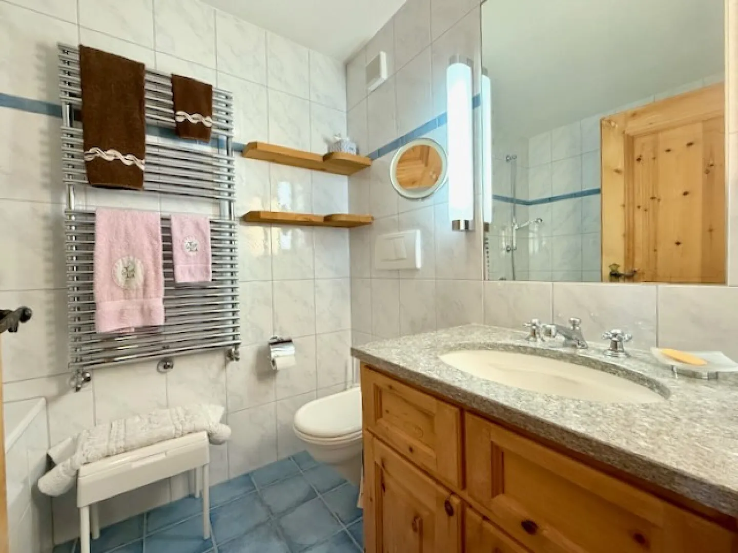 Delightful pied-à-terre mit atemberaubendem Blick - Foto 8 von 11