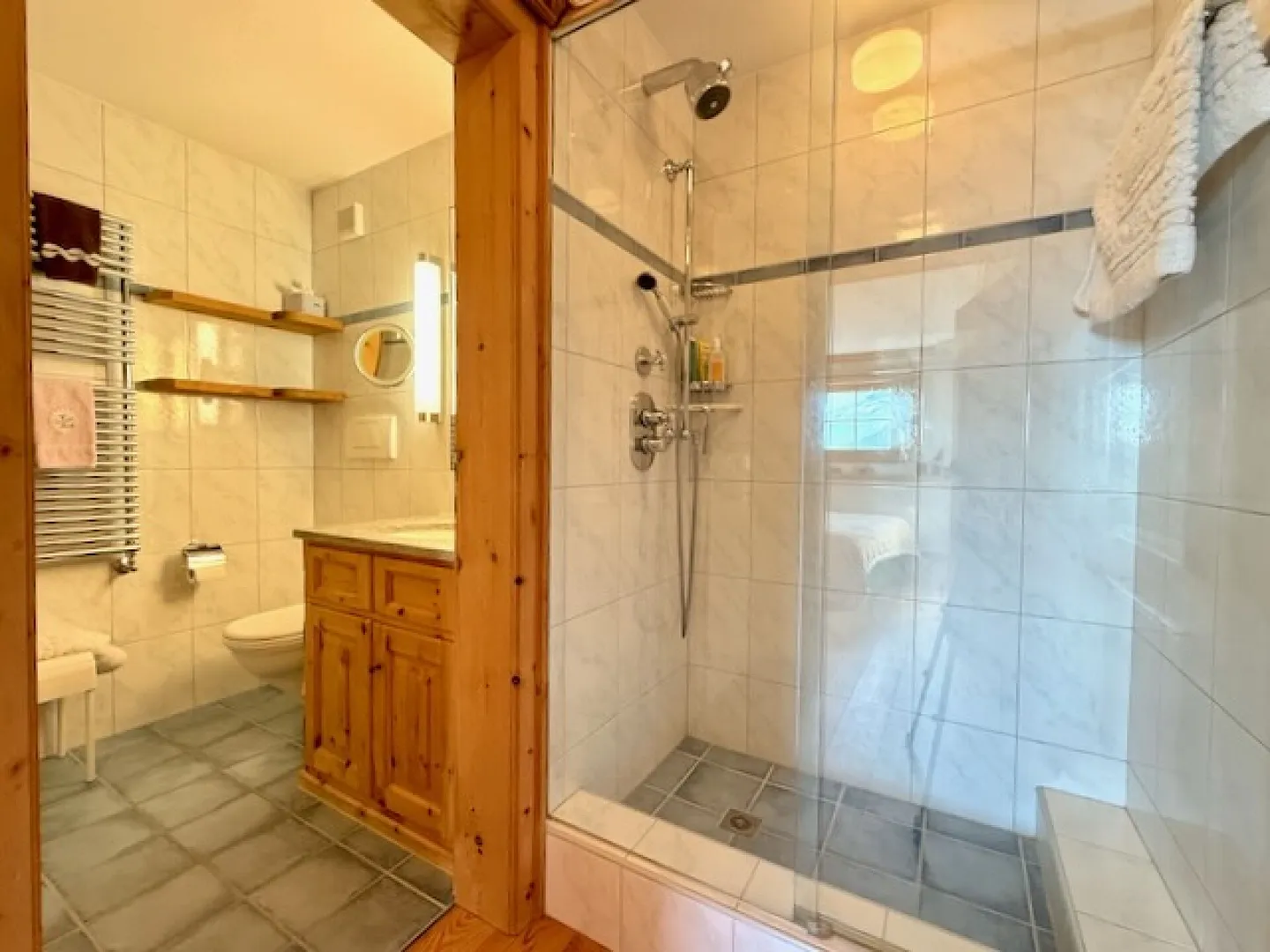 Delightful pied-à-terre mit atemberaubendem Blick - Foto 9 von 11