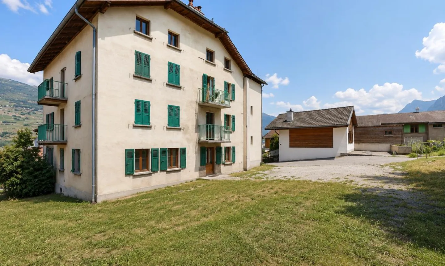 3.5-room apartment in Grône? High renovation potential - Photo 2 of 11