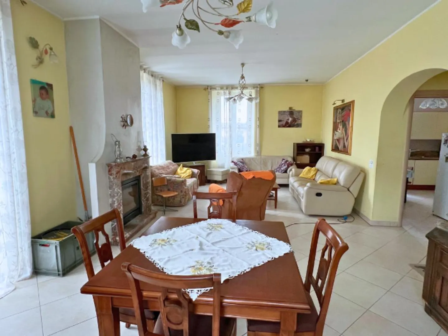 Maison multifamiliale spacieuse sur trois niveaux à Balerna - Photo 3 sur 13