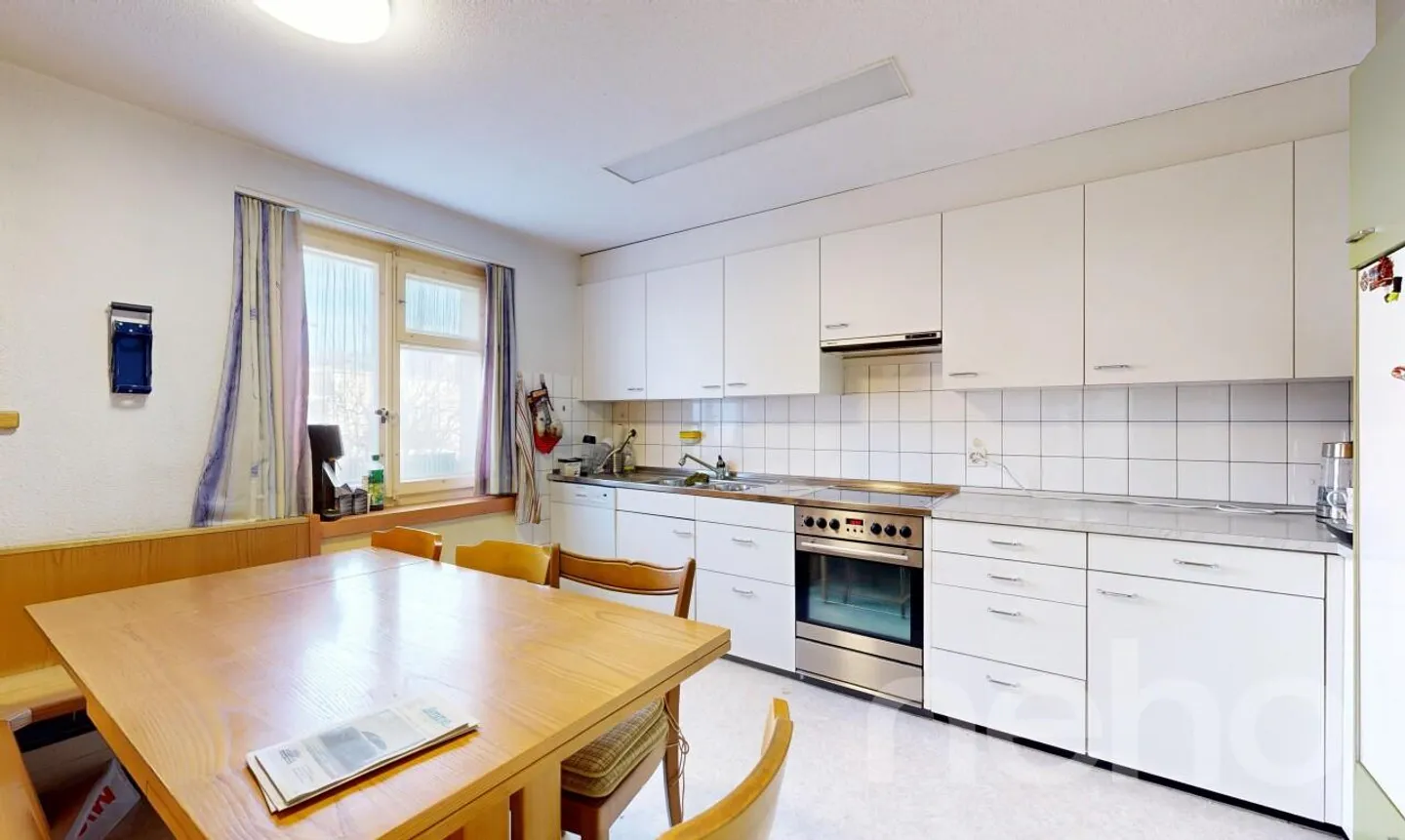 Familienfreundliches Haus mit grossem Garten und Umbaupotential - Foto 8 di 11