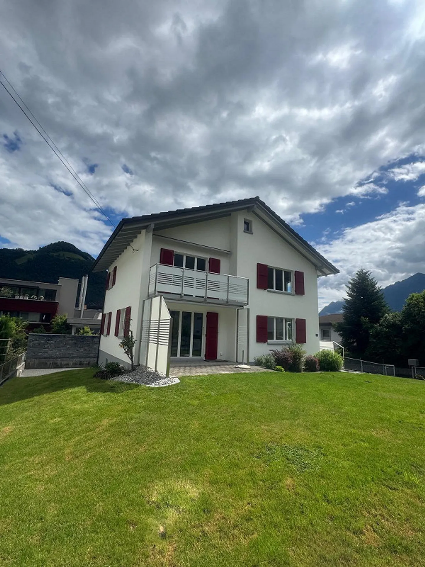 Newly renovated single-family home with garden and great view - Photo 2 of 23